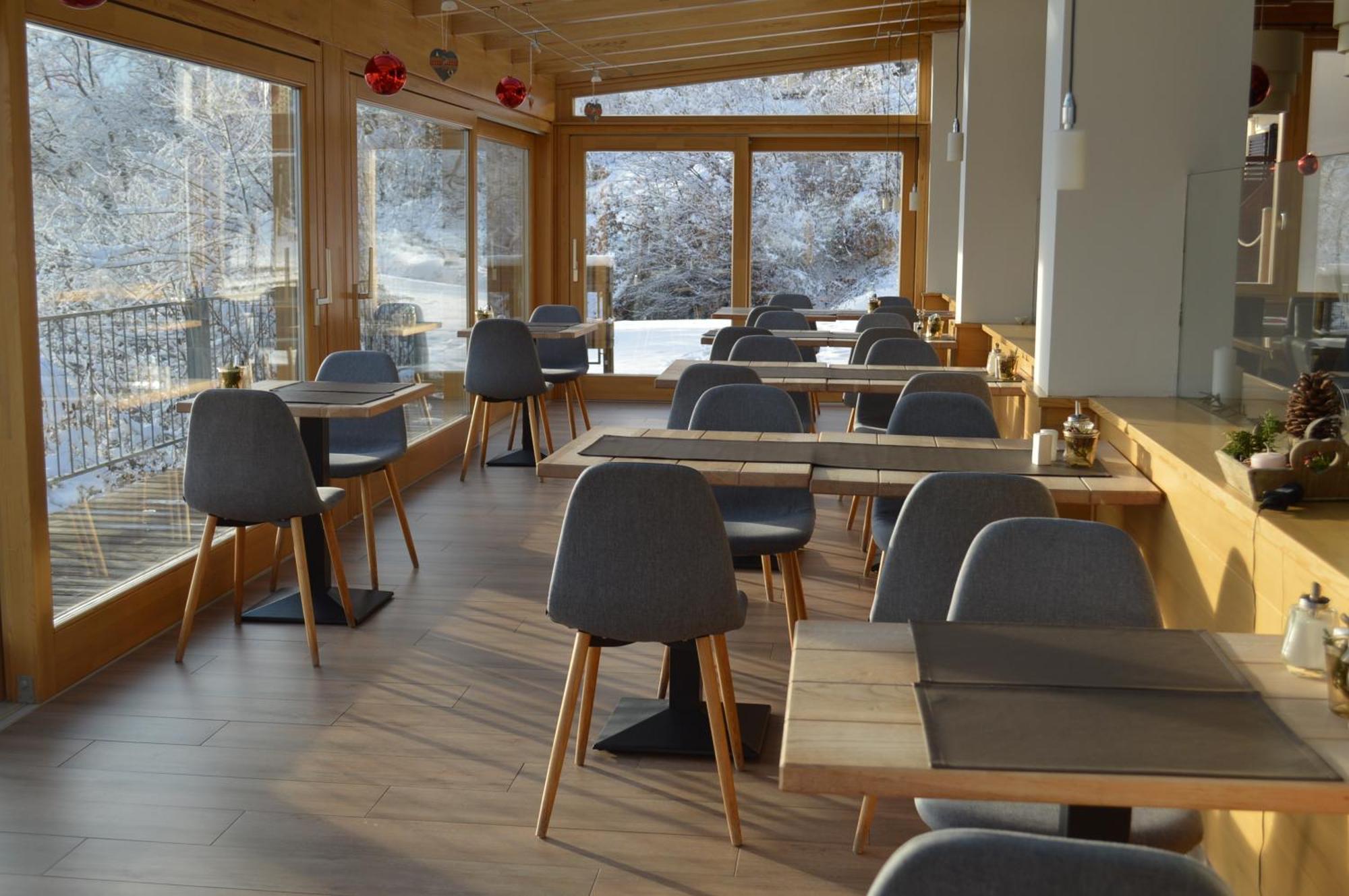 Jaeger Guesthouse Аненхайм Екстериор снимка
