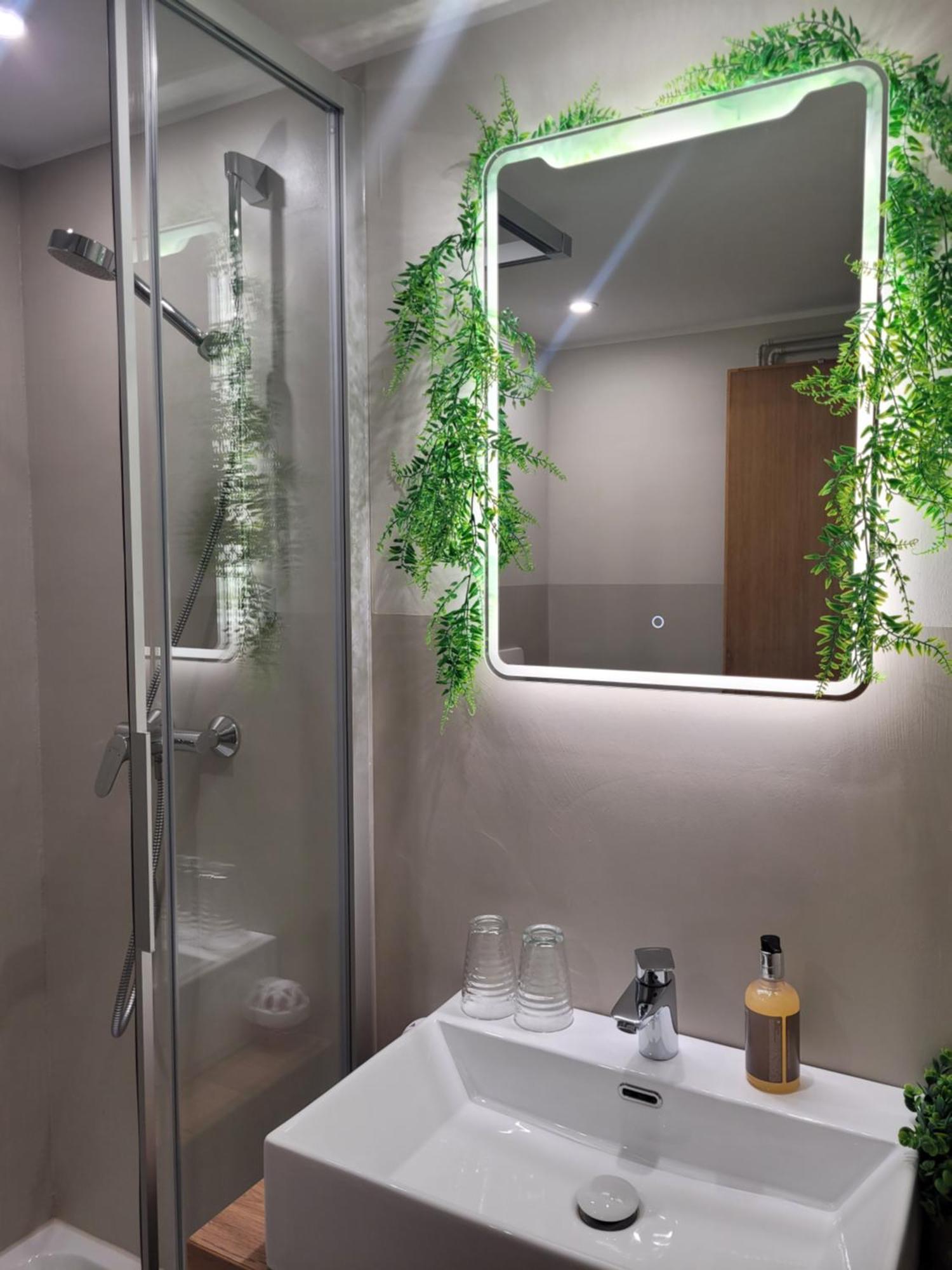 Jaeger Guesthouse Аненхайм Екстериор снимка