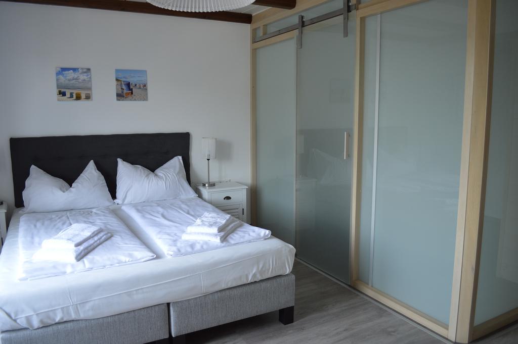 Jaeger Guesthouse Аненхайм Екстериор снимка